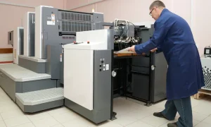 working-offset-printer